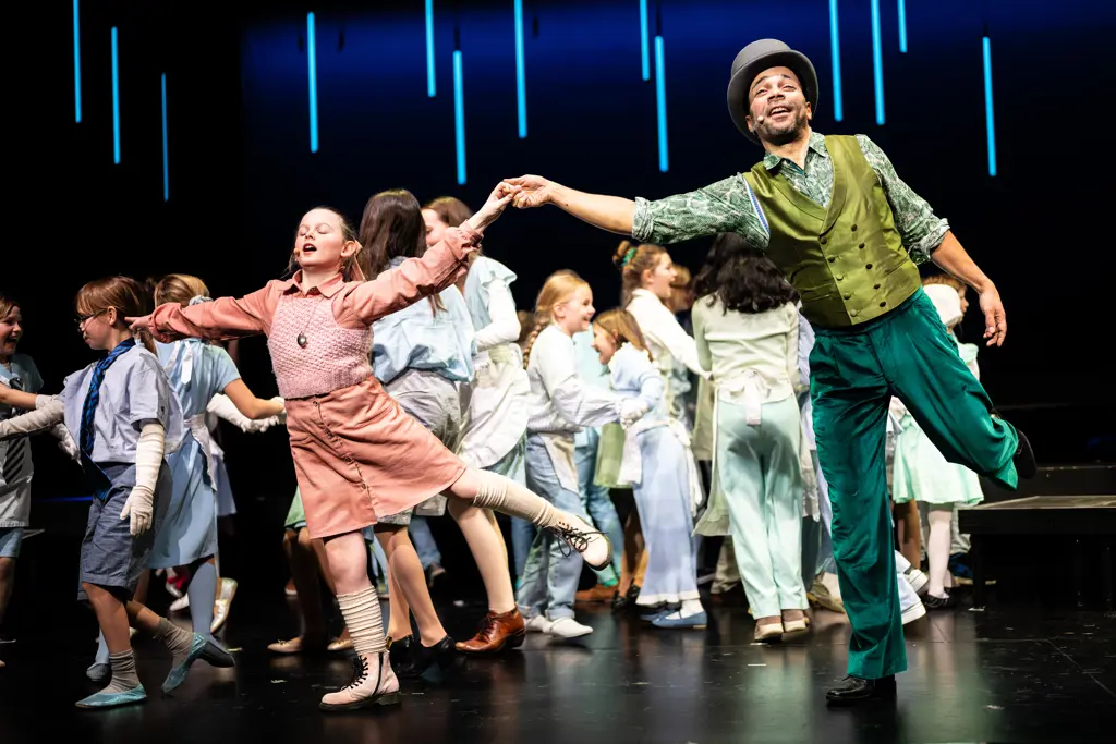 Cantemus - Annie Musical - 1-64