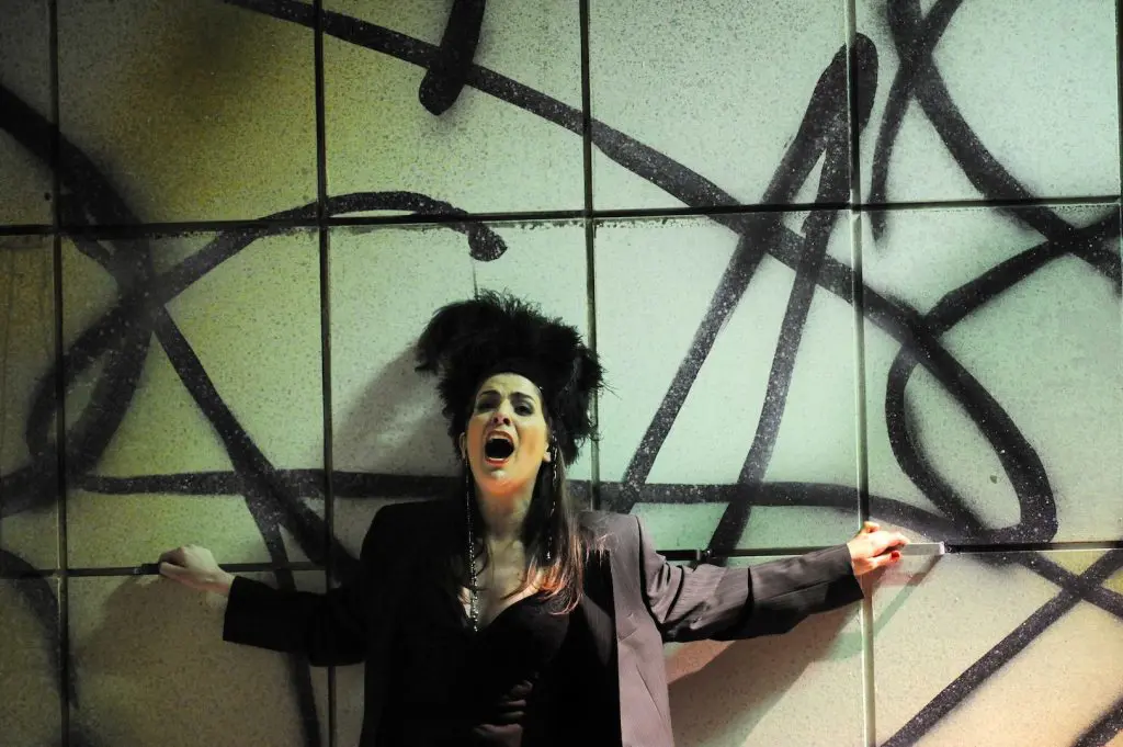 Die-Zauberin_Erfurt-2011©LutzEdelhoff