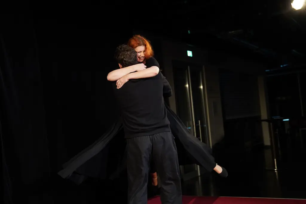 Luca Sam, hug 