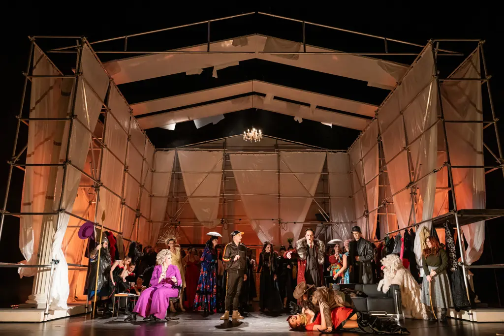 Orpheus  bühne und Überfall Diana 