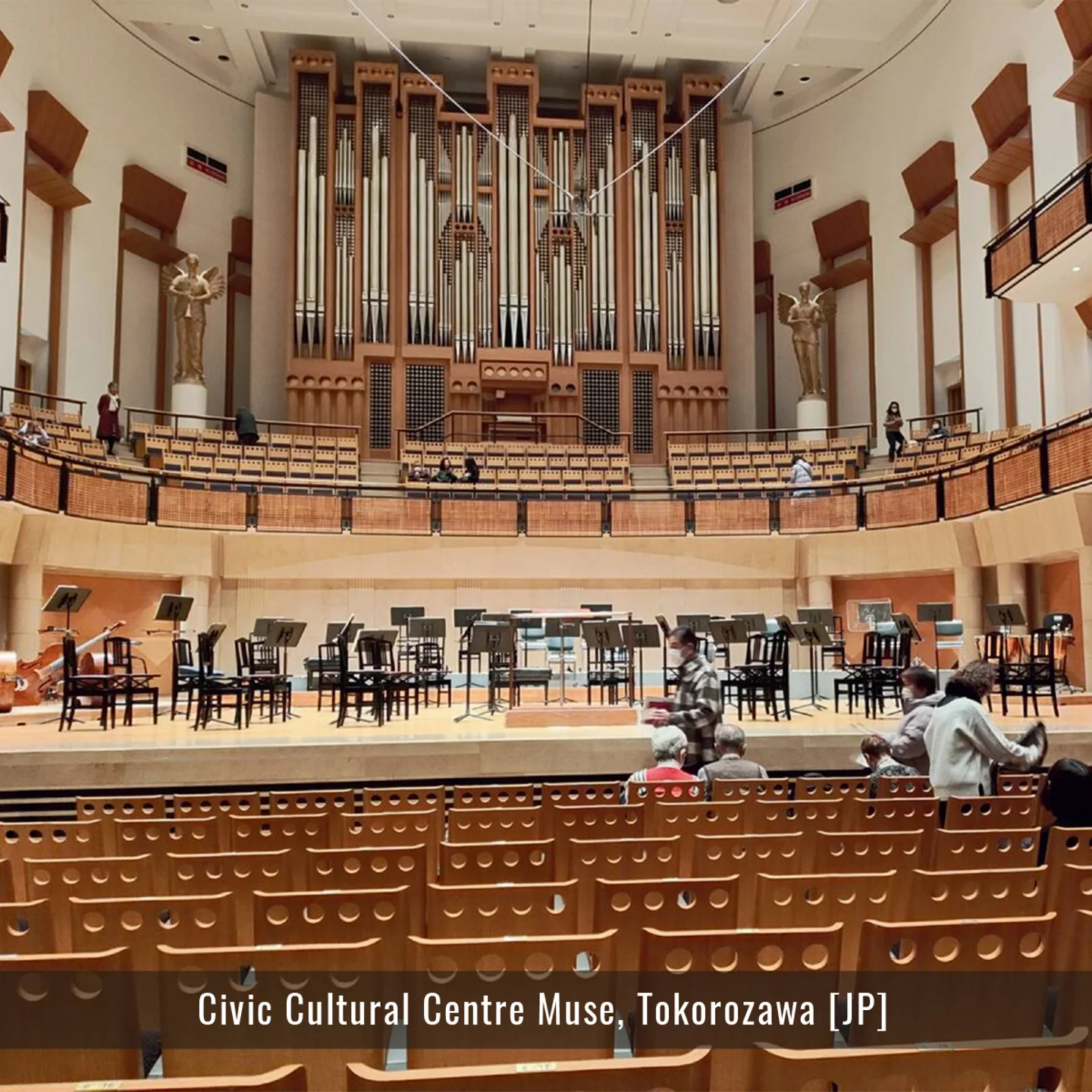 JP_Tokorozawa-CivicCulturalCentre-interieur