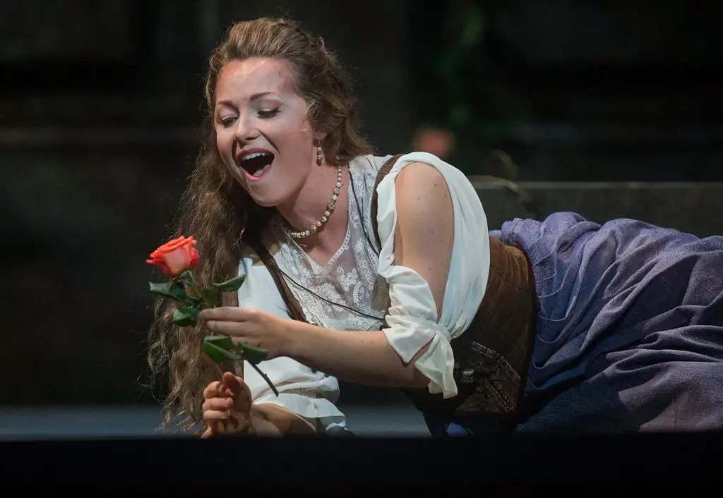 madison-leonard-rigoletto-austin-opera