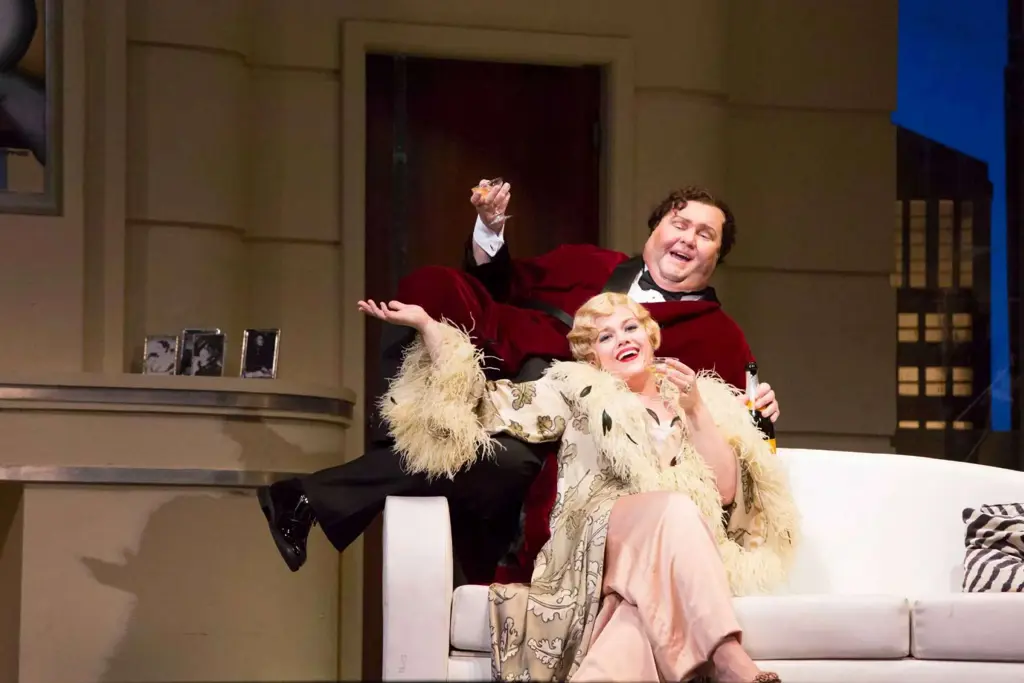 wendy-bryn-harmer-die-fledermaus-houston-grand-opera-felix-sanchez