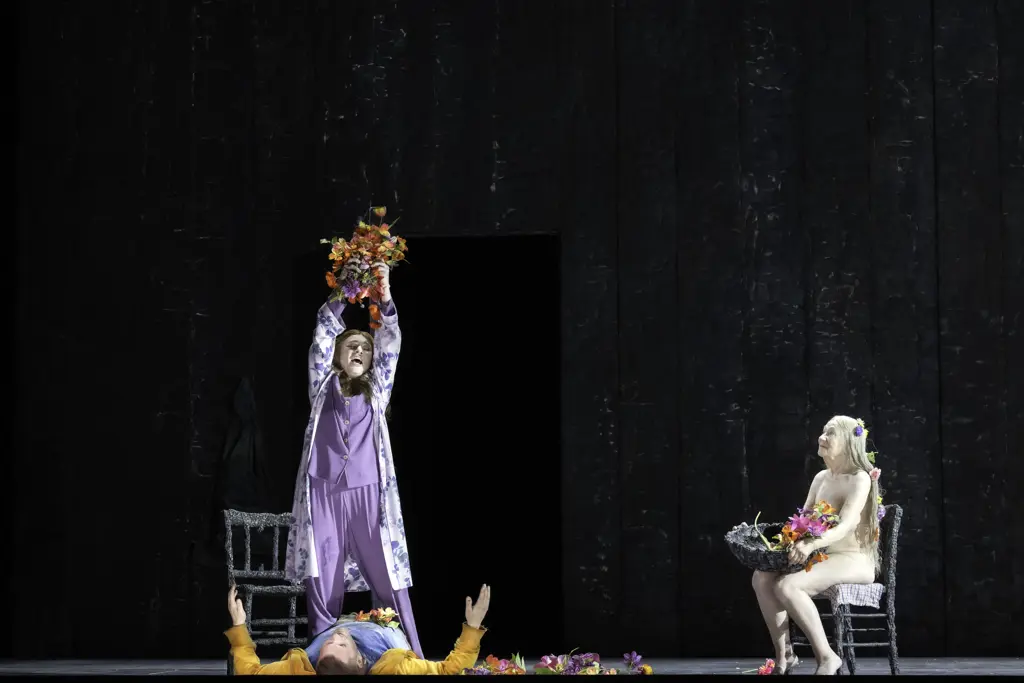 Stanislas de Barbeyrac, Natalya Romaniw and  Illona Linthwaite in Die Walküre ©2025 Monika Rittershaus (1)