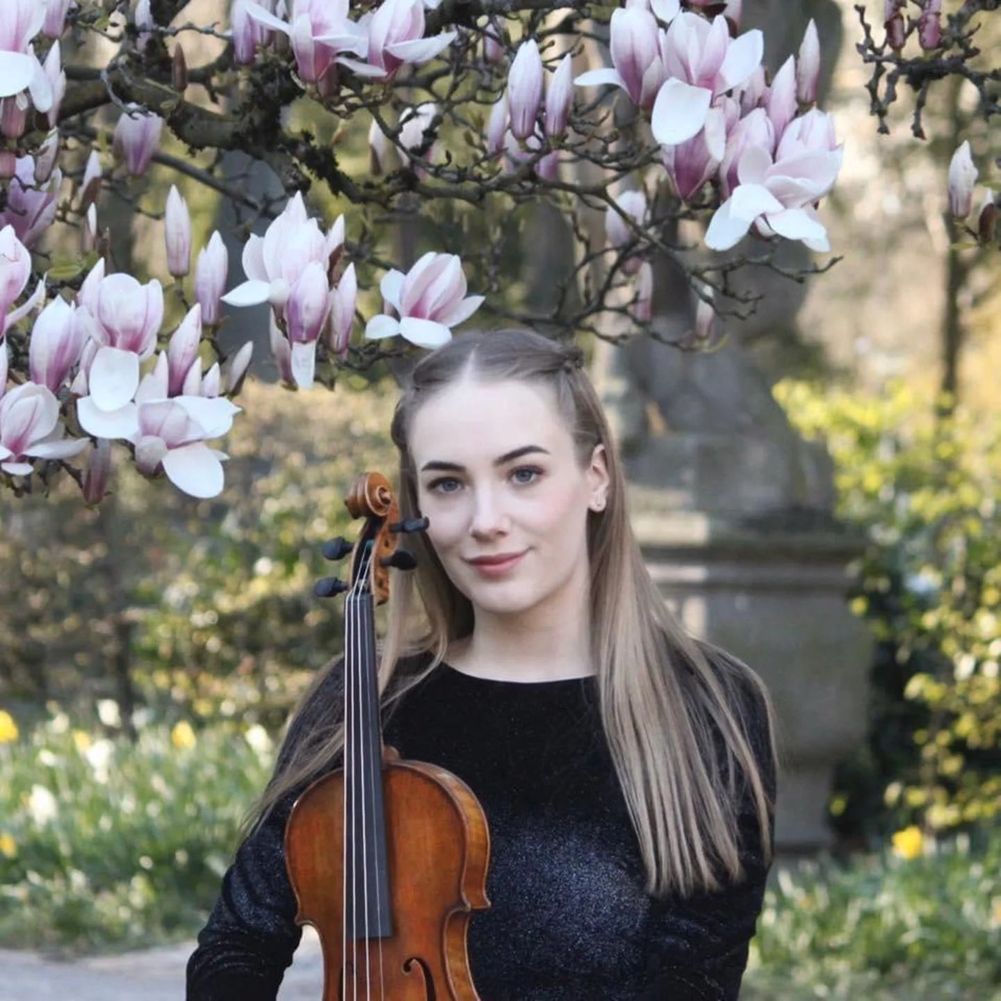 61b90ee37d65af9c3a849303_henrike_sommer_foto